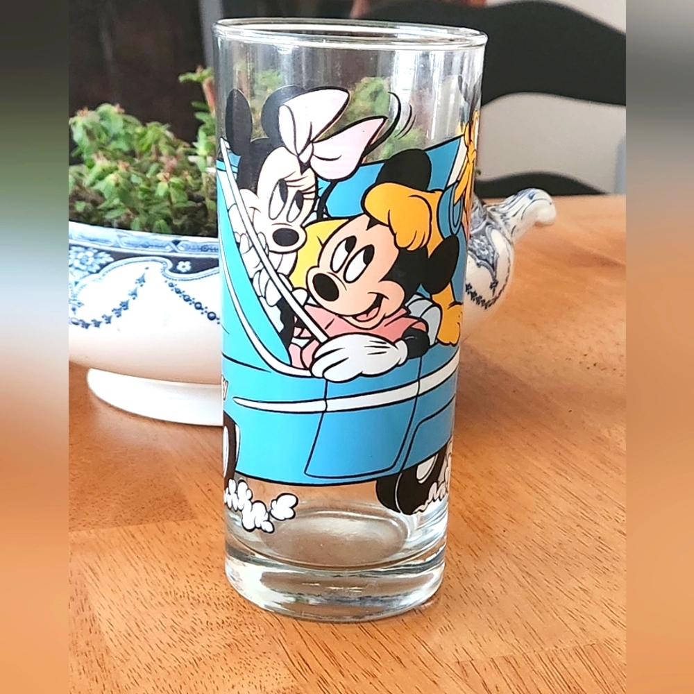Vintage 70's Mickey & Minnie Collectible Glass